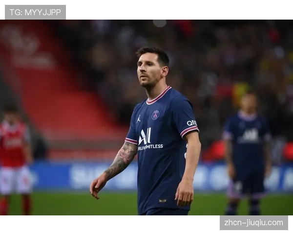 不莱梅40岁老将皮萨罗替补登场,完成职业生涯第700次出场 不莱梅40岁老将皮萨罗替补登场,完成职业生涯第700次出场